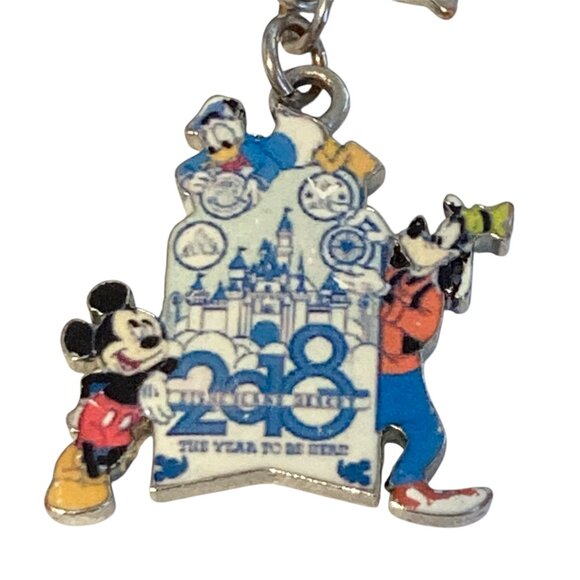 Walt Disney Fab 5 ClipOn Charm Mickey Mouse Goofy Donald Duck 2018 Magic Kingdom - Picture 4 of 10